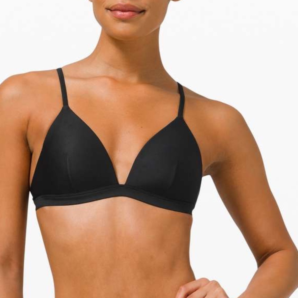155. NWT Lululemon Waterside Swim Top *A/B Cups
Black